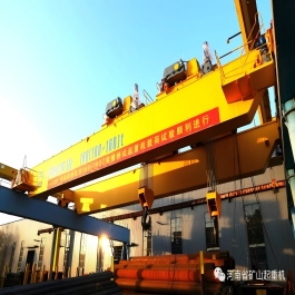 Explosion-proof overhead crane for lifting large aerospace equipment