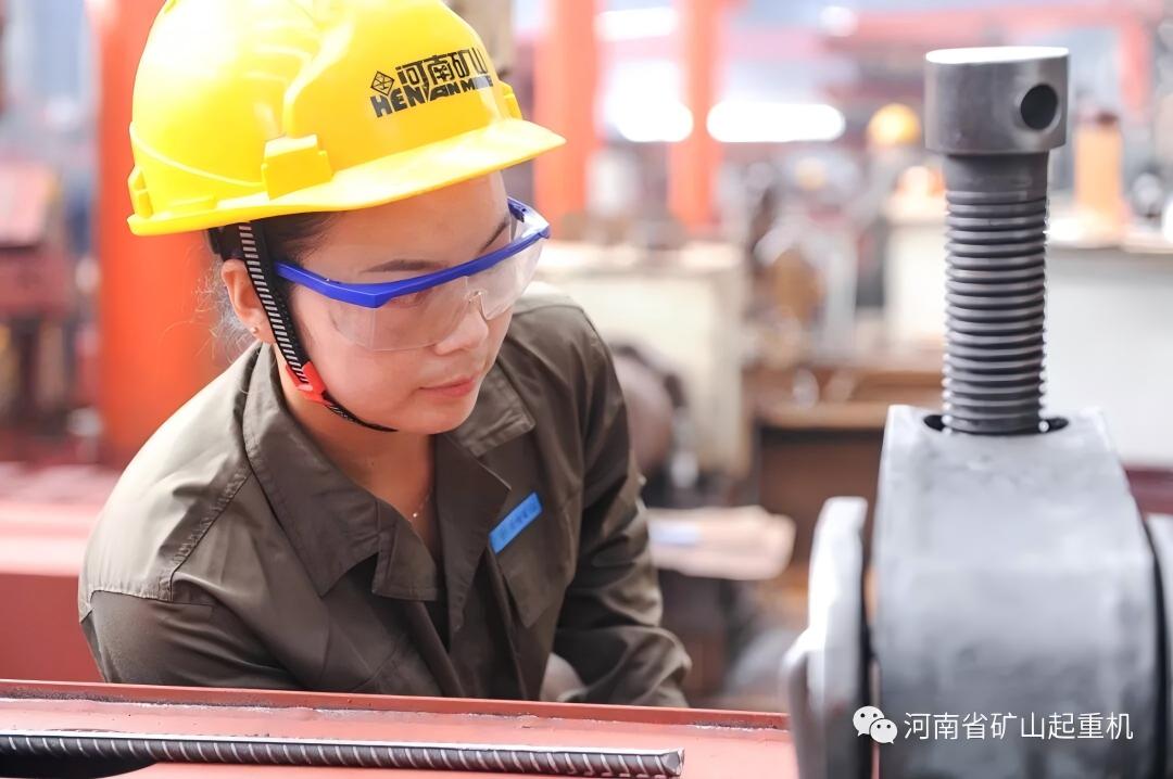 electromagnet crane for sale-Henan Mine Crane