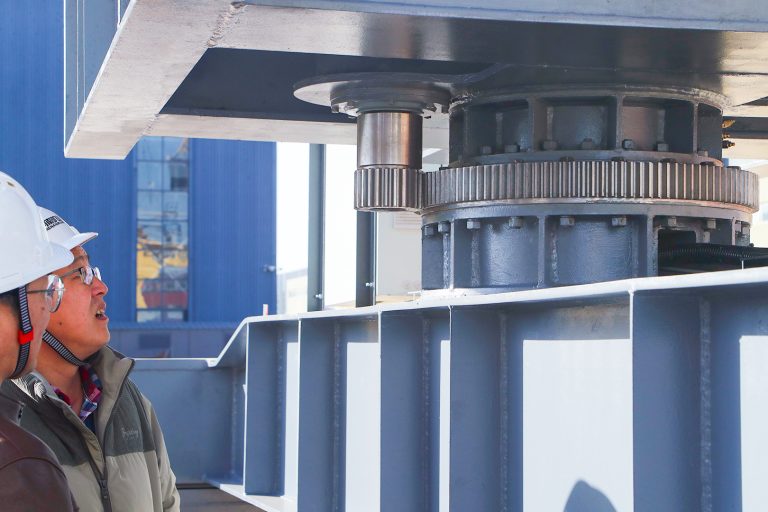 smart warehousing crane for steel plate handling