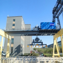 intelligent warehousing crane for steel plate handling