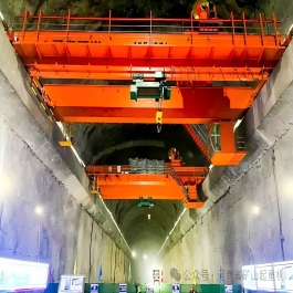 Henan Mine Crane 125t Bridge Crane at National Water Conservancy Project Site